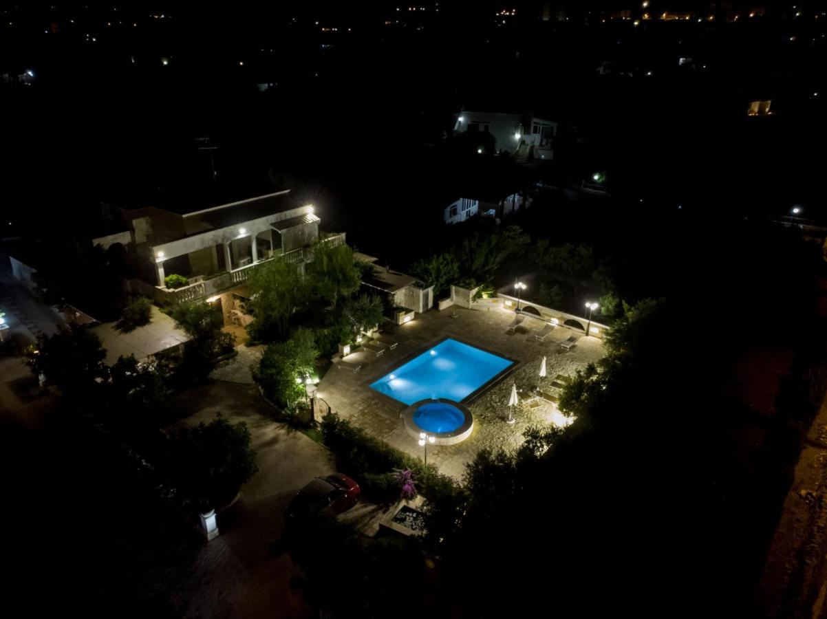 Appartamento Gardenia In Villa Mariella Остуни Екстериор снимка